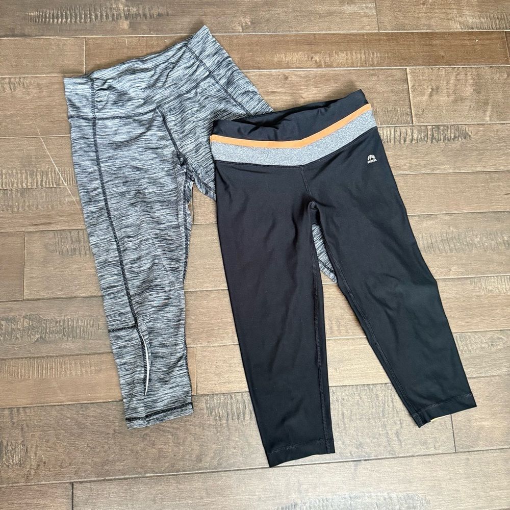 2 Pair Yoga Pants Leggings Cropped Capri S Lot Bundle Women’s